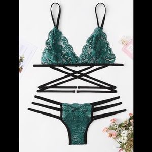 Scalloped Trim Strappy Lingerie Set